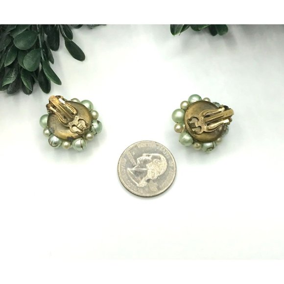 Vintage Clip On Earrings Gold Toned Round Beaded Clusters Pearly Mint Green With - Picture 3 of 7